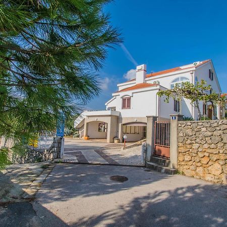 Apartments Grand & Plav In Krk 크르크 외부 사진