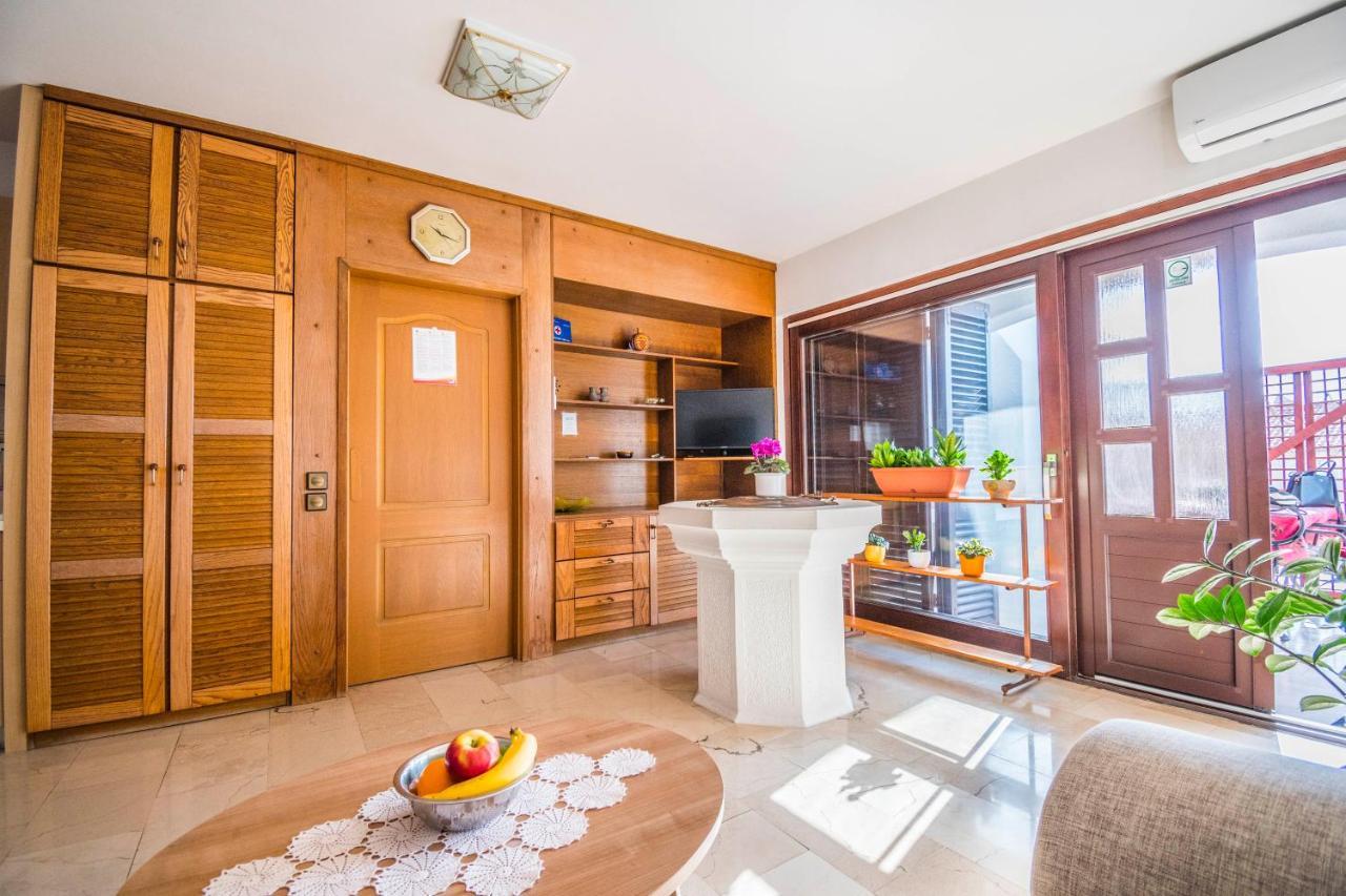 Apartments Grand & Plav In Krk 크르크 외부 사진