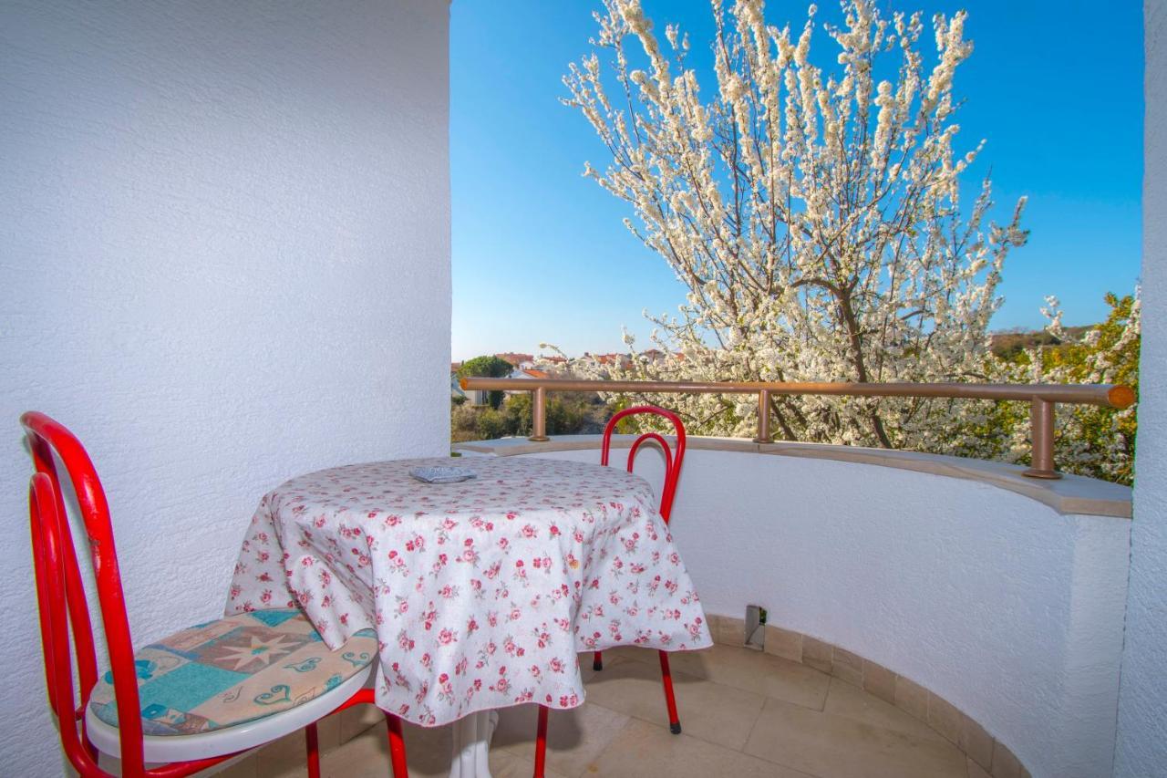Apartments Grand & Plav In Krk 크르크 외부 사진