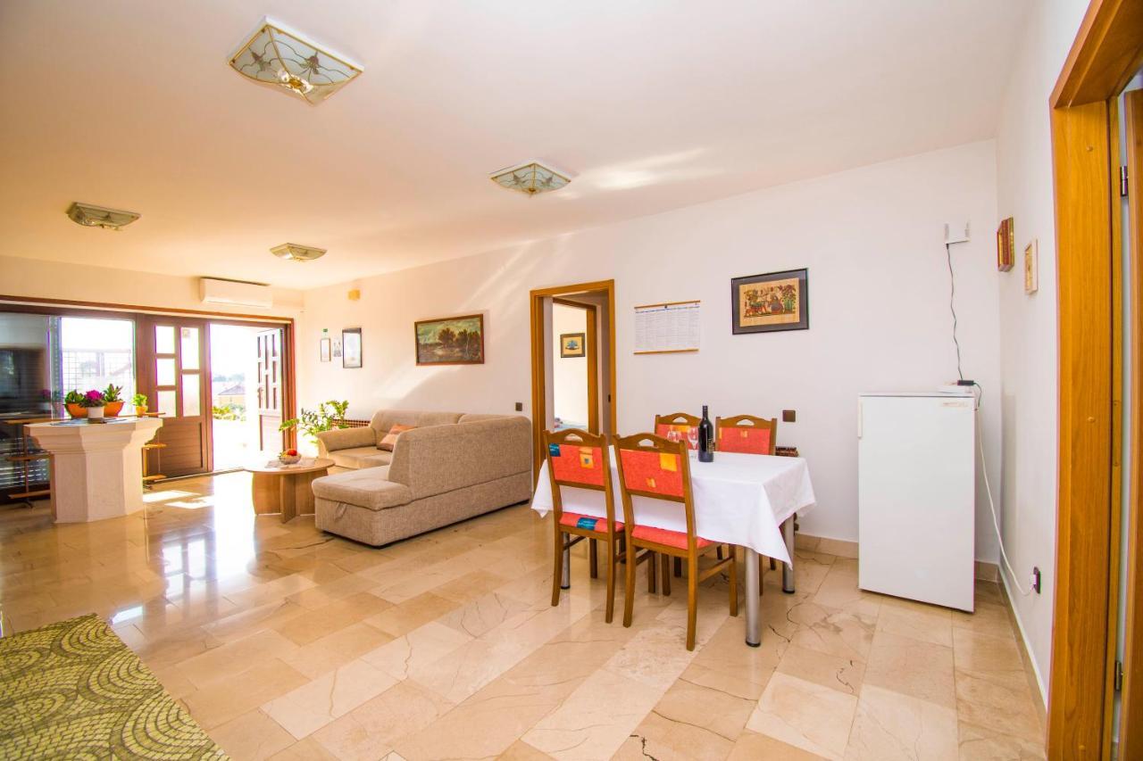 Apartments Grand & Plav In Krk 크르크 외부 사진