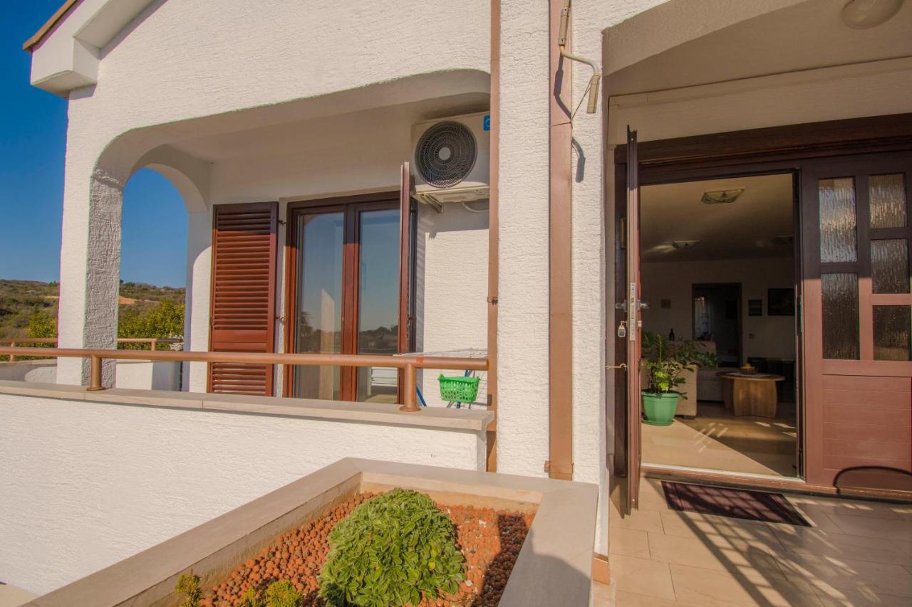 Apartments Grand & Plav In Krk 크르크 외부 사진