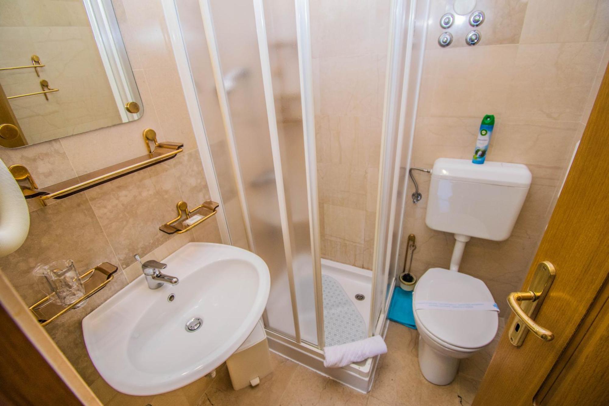 Apartments Grand & Plav In Krk 크르크 외부 사진